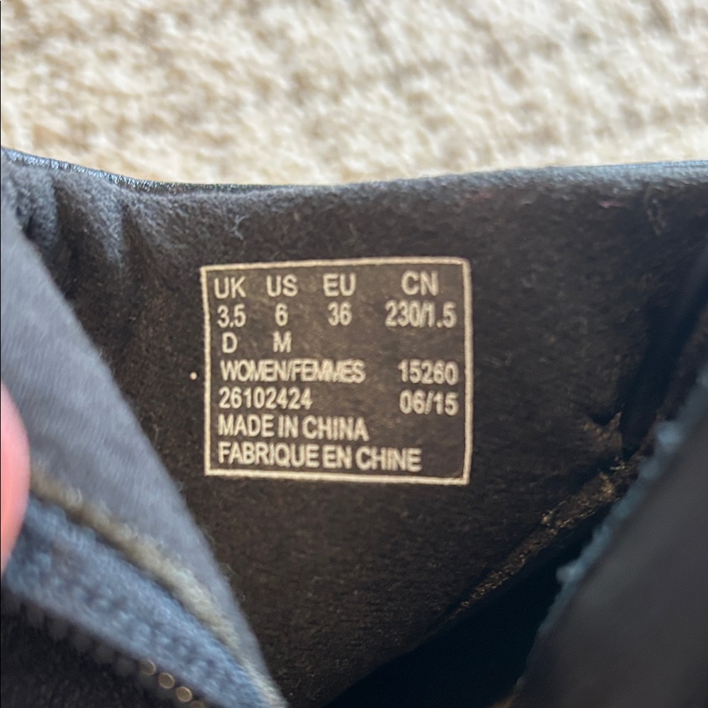 Clark’s Sleek Black Ankle Booties - Picture 3 of 4